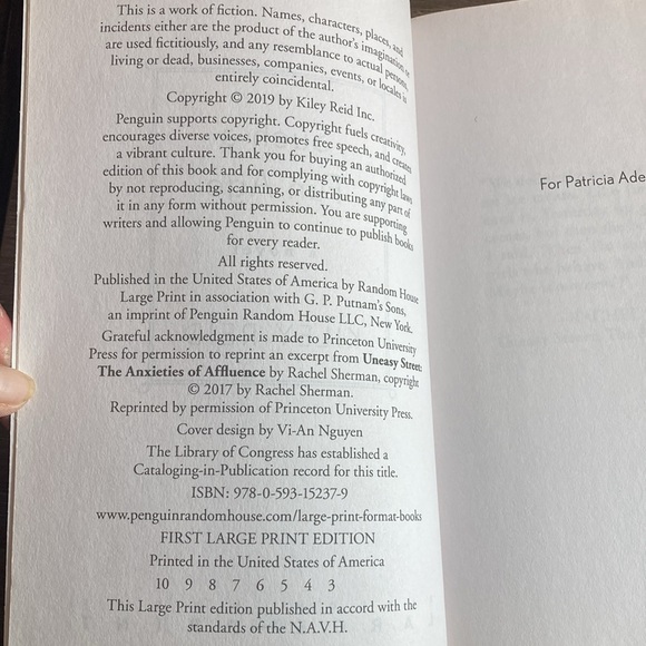 EUC Kiley Reid Such a Fun Age: Reese's Book Club Large Print - Picture 5 of 5